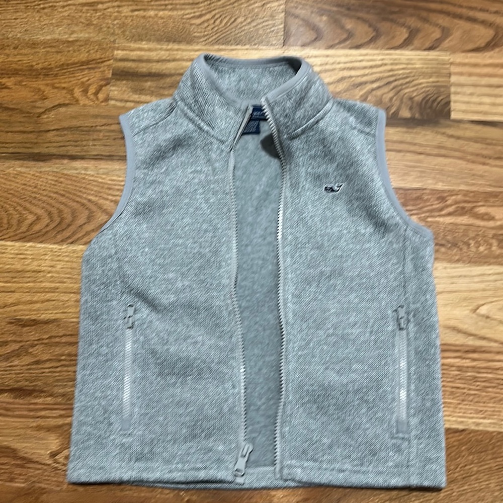Vineyard Vines Boy Vest. Sz 5. Excellent condition.